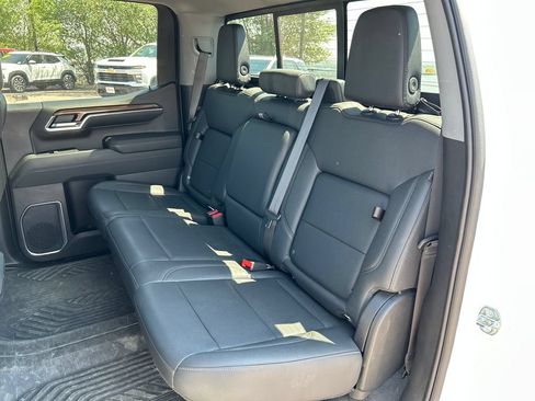 Used 2023 Chevrolet Silverado 1500 LT Trail Boss w/ LT Trail Boss Premium Package AWD/4WD image 18