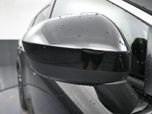 Used 2025 Nissan Rogue SV w/ SV Premium Package FWD image 10