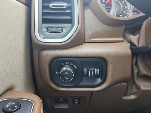 Used 2021 RAM 1500 Laramie image 14