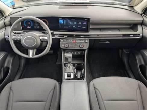 Used 2025 Hyundai Tucson SE image 18