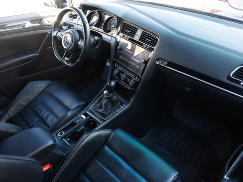 Used 2017 Volkswagen Golf R 4-Door image 19