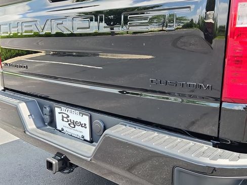 New 2026 Chevrolet Silverado 1500 Custom AWD/4WD image 11