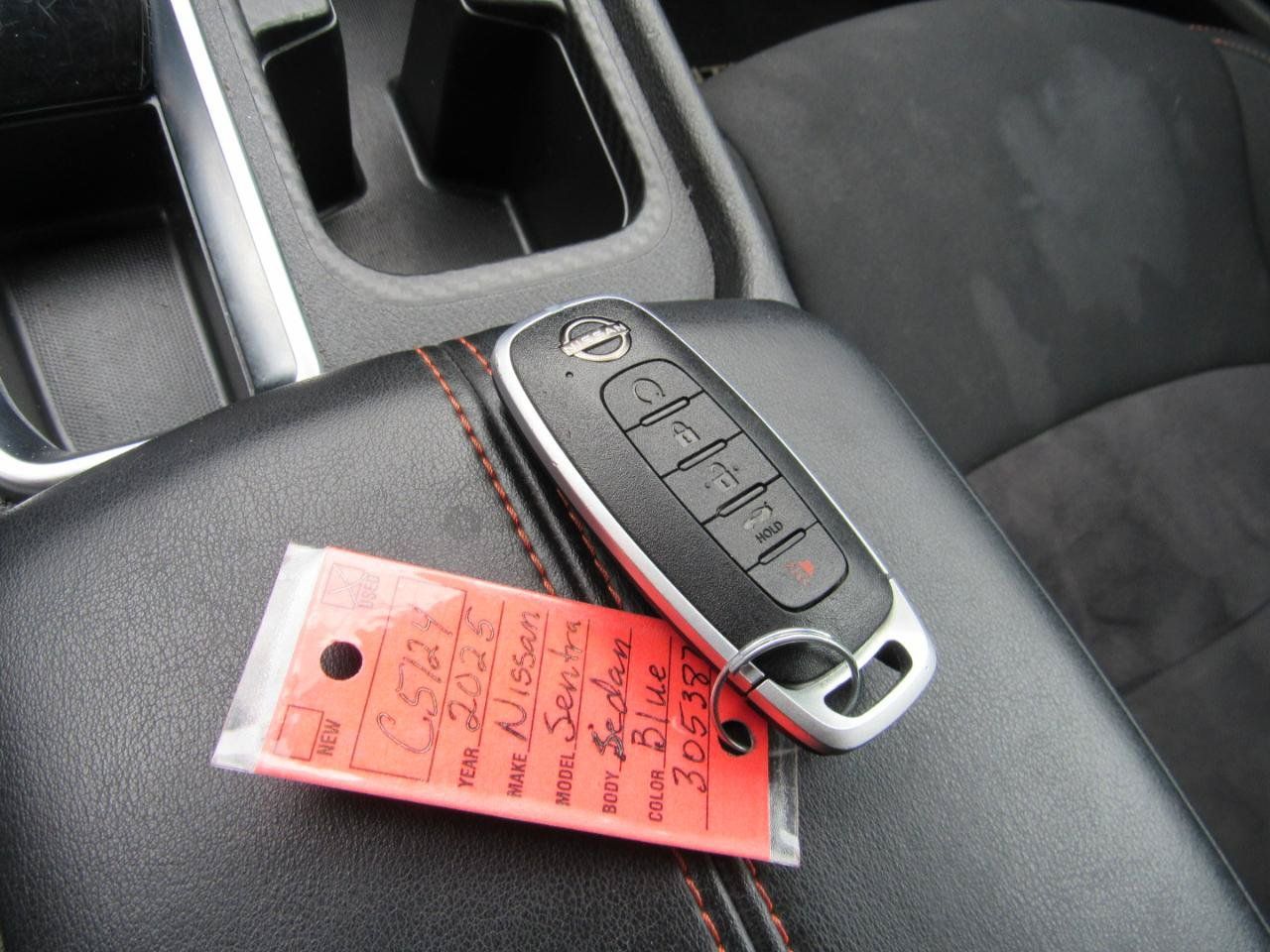 Used 2025 Nissan Sentra SR FWD image 14