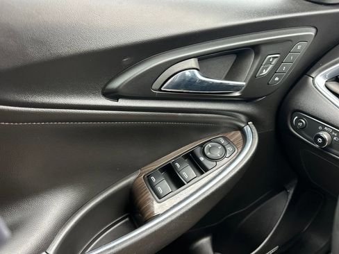 Used 2024 Chevrolet Malibu LT image 11