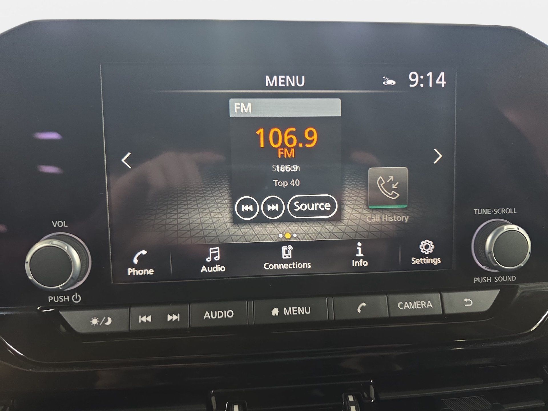 Used 2025 Nissan Pathfinder SV AWD/4WD image 21