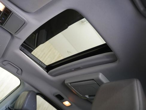 Used 2018 Honda Odyssey Elite image 23