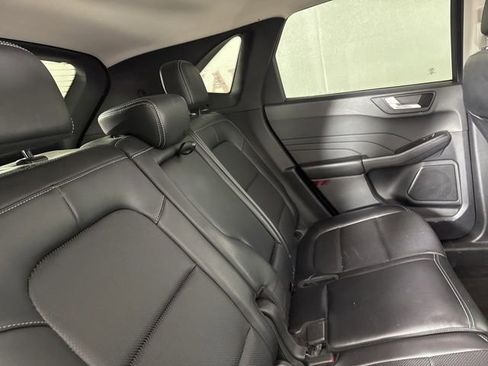 Used 2022 Ford Escape SEL image 18