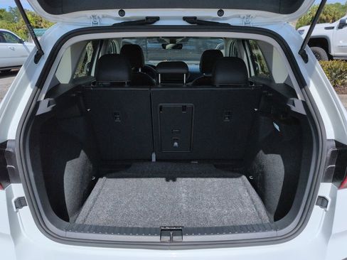 Used 2024 Volkswagen Taos SE w/ Panoramic Sunroof Package FWD image 13