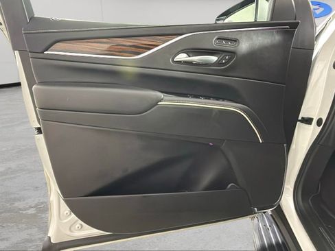 Used 2022 Cadillac Escalade Luxury image 29