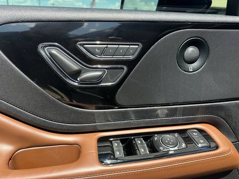 Used 2022 Lincoln Aviator Reserve w/ Elements Package Plus RWD image 12