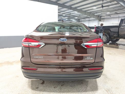 Used 2019 Ford Fusion SE image 4