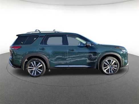 Used 2024 Nissan Pathfinder Platinum w/ Cargo Package image 4