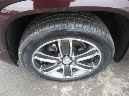Used 2017 GMC Acadia Denali image 13