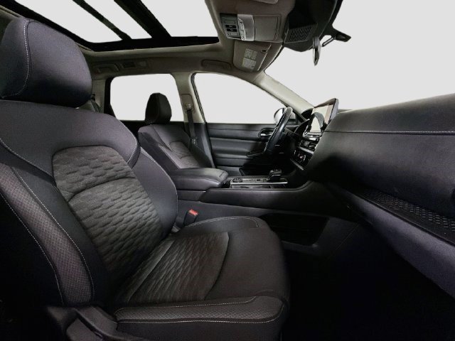 Used 2022 Nissan Pathfinder SV w/ SV Premium Package AWD/4WD image 27