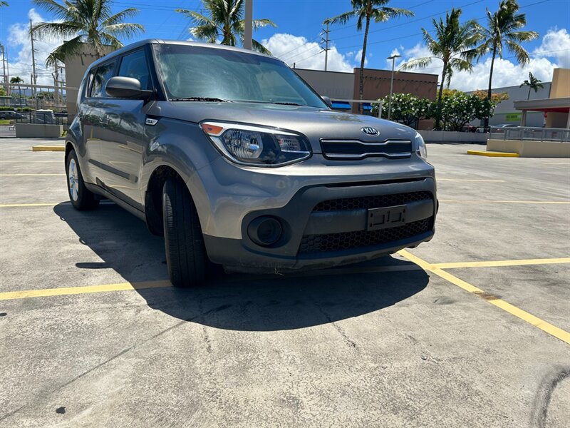 Used 2018 Kia Soul w/ Option Group 020 FWD image 2