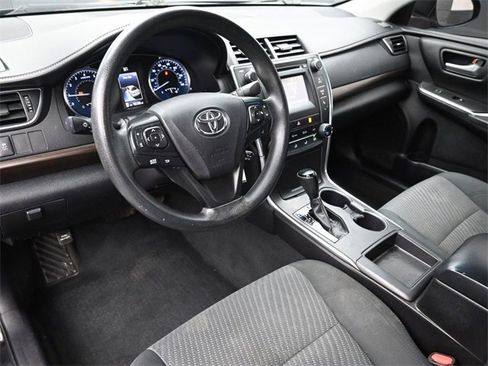 Used 2016 Toyota Camry LE image 17