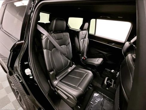 Used 2025 Jeep Grand Cherokee L Limited w/ Black Appearance Package AWD/4WD image 25