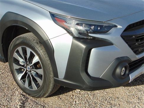 Used 2023 Subaru Outback Limited image 2