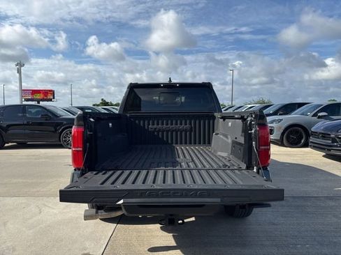 Used 2025 Toyota Tacoma TRD Sport w/ TRD Sport Premium Package AWD/4WD image 9