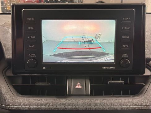 Used 2020 Toyota RAV4 XLE w/ Convenience Package FWD image 6