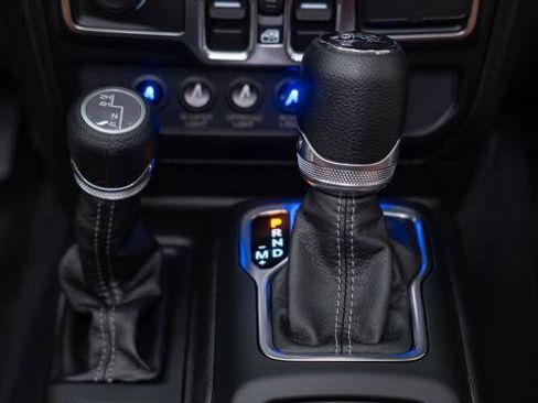 Used 2025 Jeep Gladiator Sport image 50