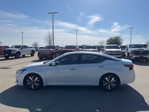 Used 2021 Nissan Altima 2.5 SL image 3