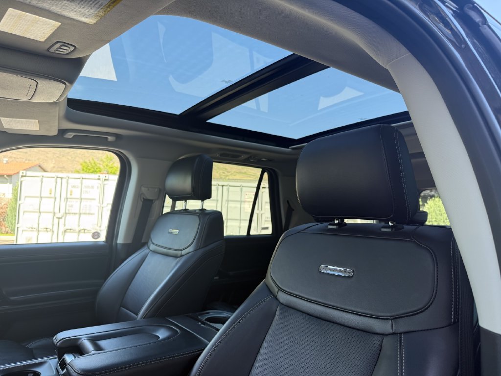 Used 2025 Ford Expedition Platinum AWD/4WD image 22