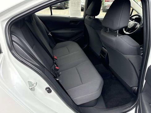 Used 2022 Toyota Corolla LE FWD image 11