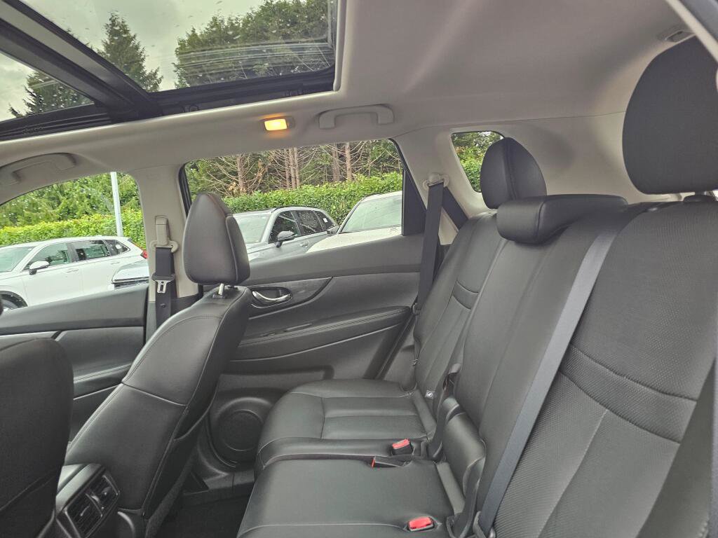Used 2016 Nissan Rogue SL w/ SL Premium Package AWD/4WD image 22