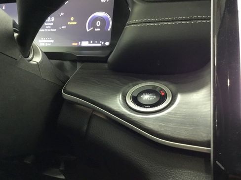 Used 2023 Jeep Grand Cherokee Limited image 37