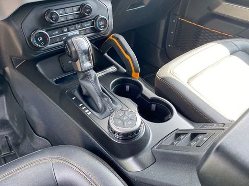 Used 2023 Ford Bronco Badlands w/ Sasquatch Package AWD/4WD image 11