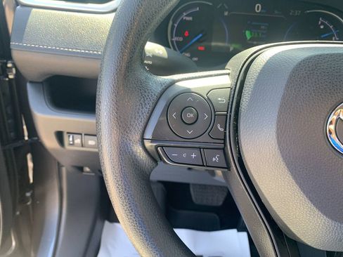 Used 2025 Toyota RAV4 XLE image 28