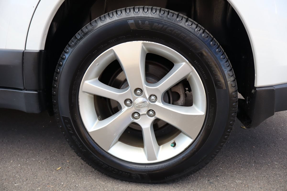 Used 2014 Subaru Outback 2.5i Limited w/ Moonroof Package AWD/4WD image 43
