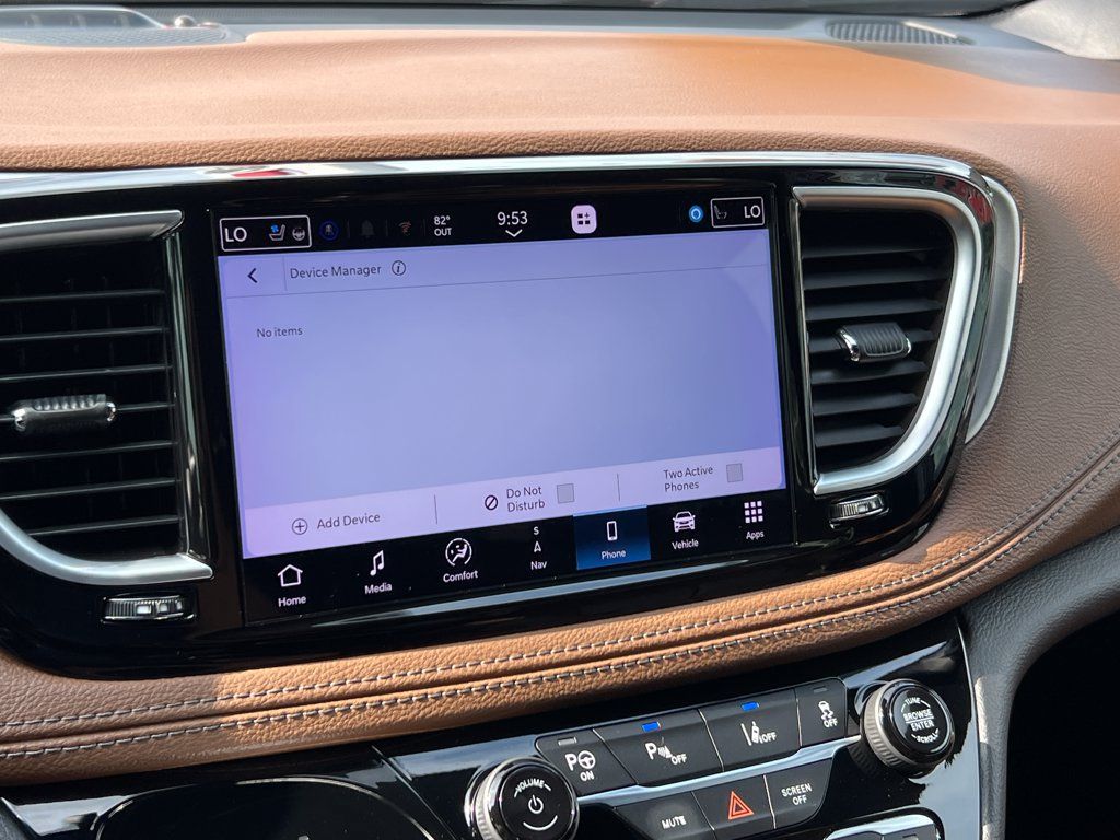 Used 2021 Chrysler Pacifica Limited w/ Uconnect Theater Family Group FWD image 46
