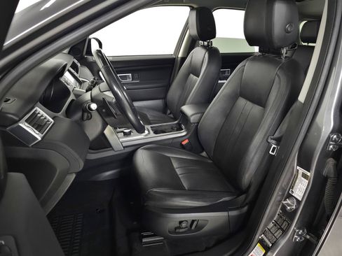 Used 2019 Land Rover Discovery Sport HSE AWD/4WD image 15