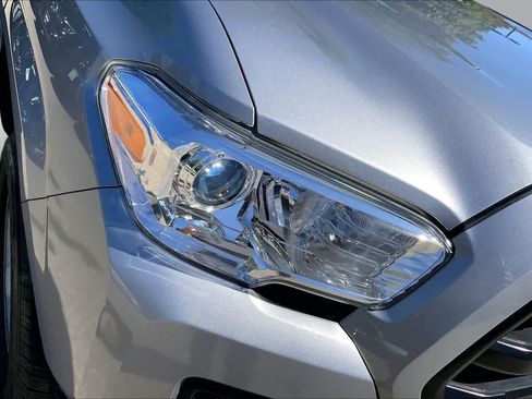 Used 2016 Toyota Tacoma SR w/ Towing Package AWD/4WD image 27