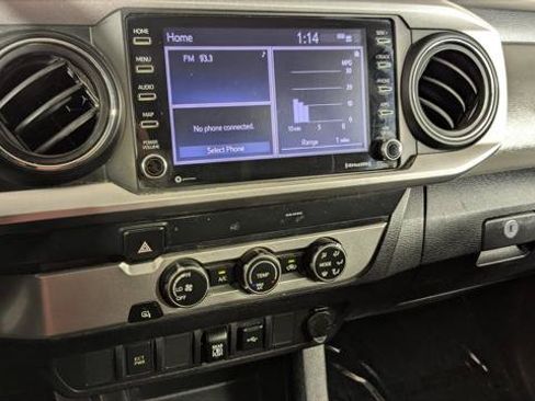 Used 2020 Toyota Tacoma SR5 RWD image 27