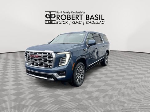 New 2026 GMC Yukon XL Denali w/ Denali Reserve Package AWD/4WD image 4