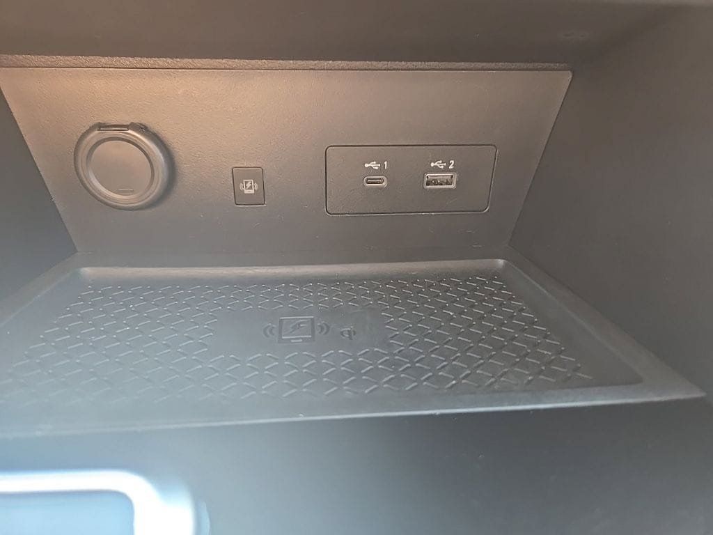 Used 2025 Nissan Pathfinder SL AWD/4WD image 18