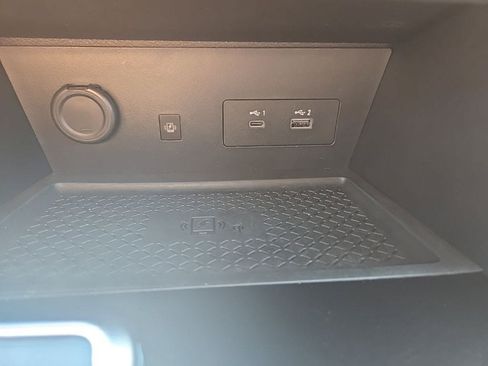 Used 2025 Nissan Pathfinder SL AWD/4WD image 18