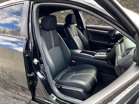 Used 2019 Honda Civic Sport image 7
