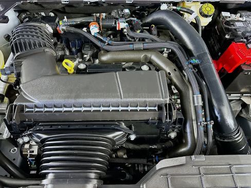 Certified 2025 Ford Maverick XLT w/ XLT Luxury Package image 9