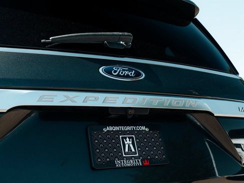 Used 2019 Ford Expedition Max Platinum AWD/4WD image 18