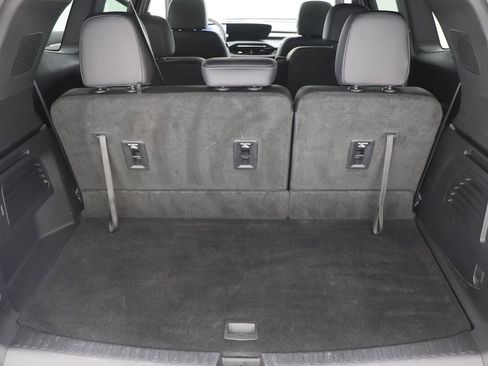 Used 2025 Buick Enclave Sport Touring AWD/4WD image 28