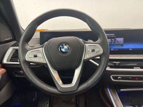 Used 2023 BMW X7 xDrive40i w/ Premium Package image 17