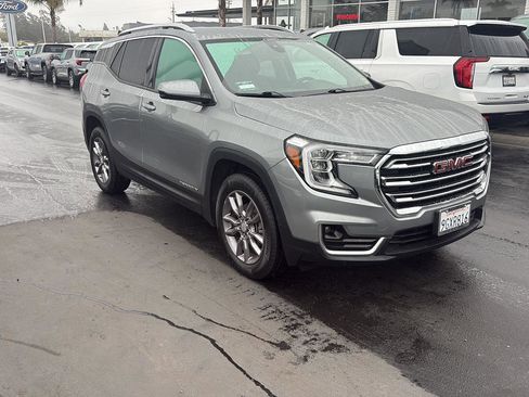Used 2023 GMC Terrain SLT image 6