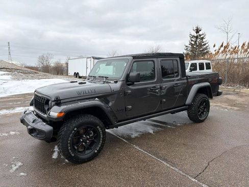Used 2024 Jeep Gladiator Sport image 1