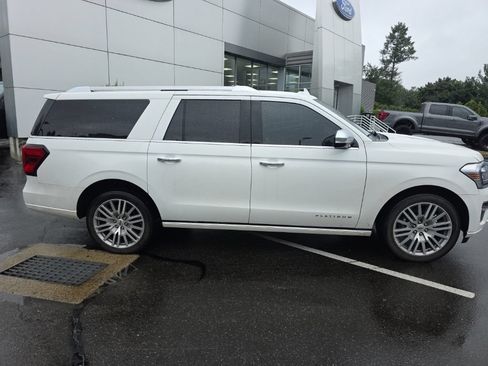 Used 2022 Ford Expedition Max Platinum AWD/4WD image 2