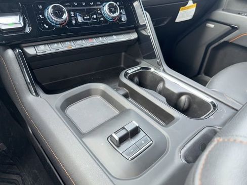 Used 2025 GMC Sierra 2500 AT4 w/ AT4 Premium Plus Package AWD/4WD image 56
