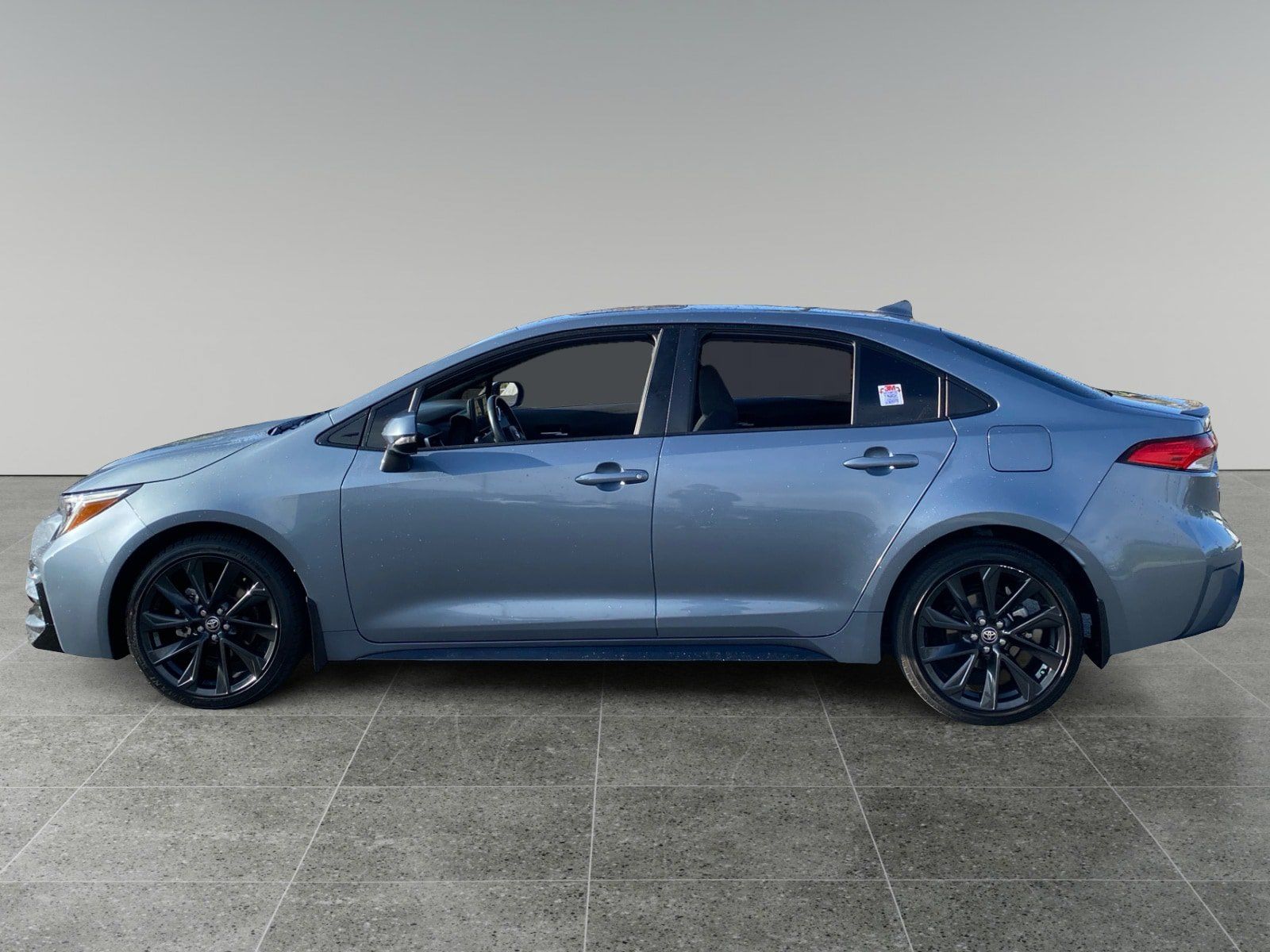 Used 2024 Toyota Corolla SE w/ SE Package FWD image 2